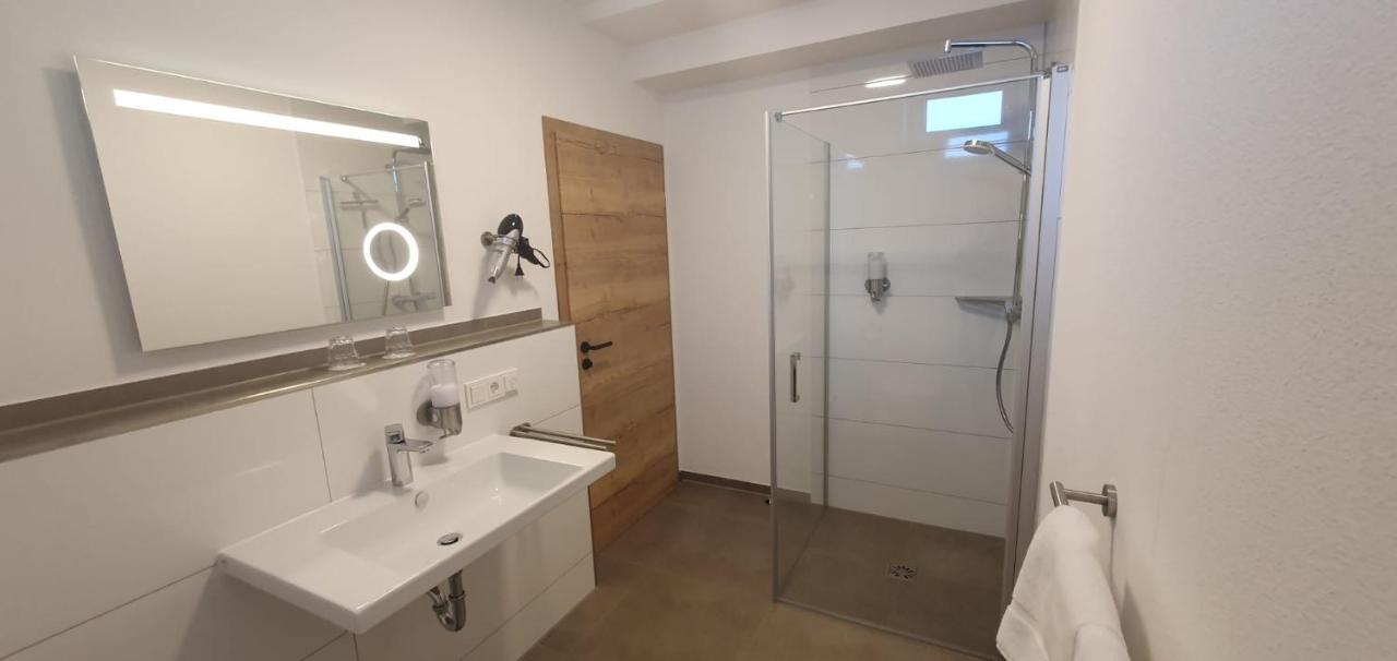 Neuhof  Landhotel Imhof מראה חיצוני תמונה