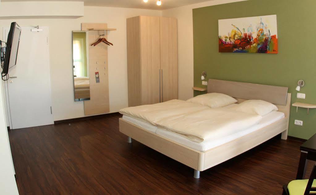 Neuhof  Landhotel Imhof מראה חיצוני תמונה