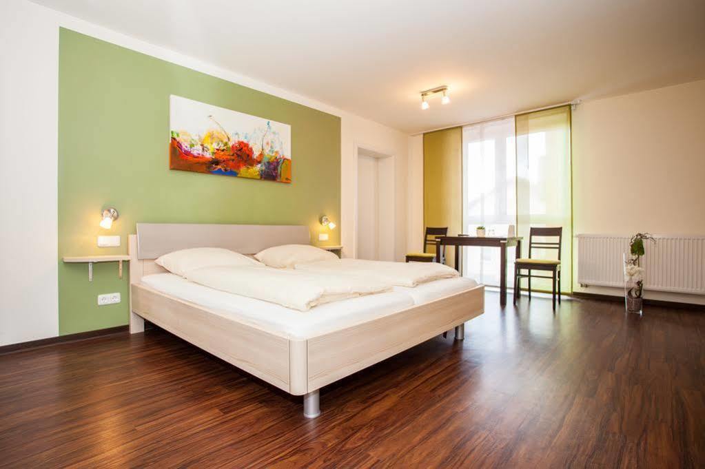 Neuhof  Landhotel Imhof מראה חיצוני תמונה